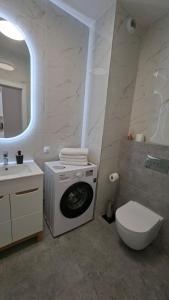 Apartament Poezji Premium prywatne miejsce parkingowe balkon