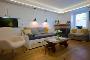 FRIZ&FANY Charm House