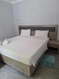 Marks Fahari Retreat
