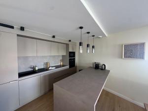 Modern 3-Bedroom House - Terrace - Parking