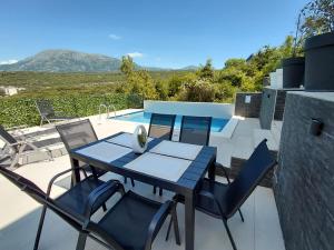 Private Villa with Pool - Utjeha Hills
