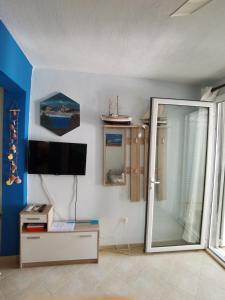 Andres house