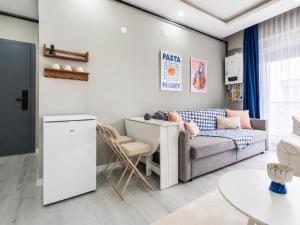 Hadrian Highland Modern Apartment by Maxi Homes in City Center