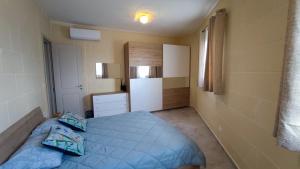 Brand New Designer Townhouse - Sunset Views
