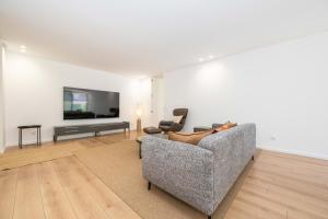 Marina Luxury Retreat - 5 Pools, Gym & Ocean View