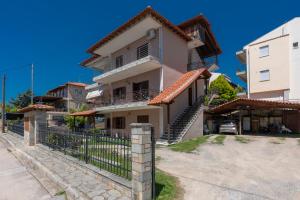 Efis House