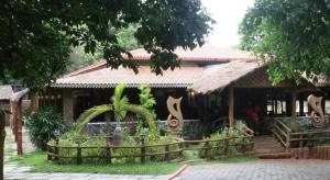 Shangri-La Jungle Village Resort