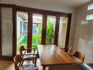 Saren Berawa, Monthly Vacation Home