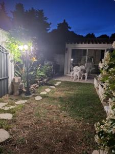 Mazet studio with private pool, terrace and garden