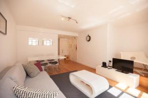 FLH São Bento Sunny Flat with Terrace