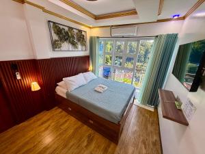 S&L Lodging House and Tampisaw Restaurant