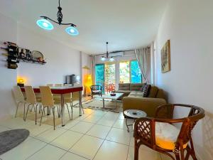 APT with Sea view-1 min walk to Mango Beach