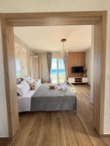Beachfront Luxury Studio with Panoramic Sea View