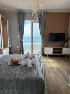 Beachfront Luxury Studio with Panoramic Sea View