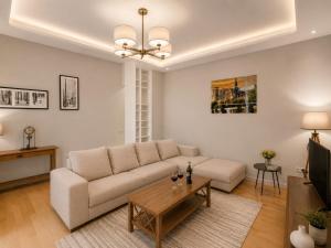 Liberty Square Apartment On Rustaveli