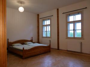 Škola Kačerov