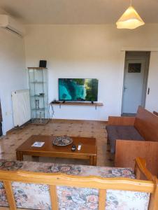 Anatolis Apartment near Airport,Rafina Port,Beach
