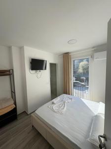 Hotel SKURA , Librazhd