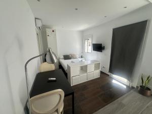 Cozy Studio with AC & Barbecue, close to the Sea