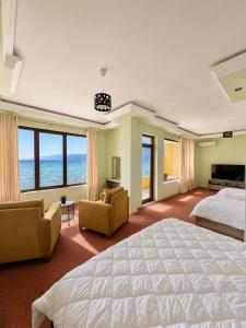 KASHTA Lakeview