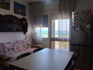 LA FINESTRA SUL MARE