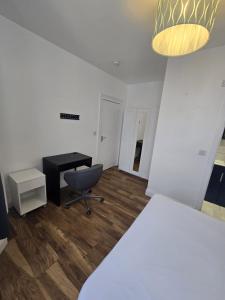 Longbridge 76 Room 2