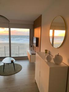 Enjoy and relax with a view of the sea