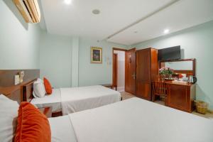Art Deluxe Hotel