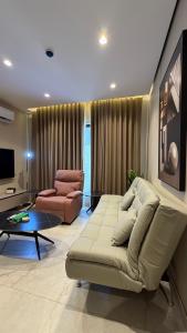 305 tara-JRE Jabal Al Lweibdeh with stunning view