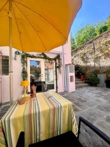 Authentic Tuscan Studio in Lucca with Private Patio