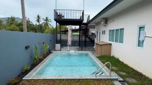 Manee House