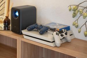 SHIKA HOME Yokohama Chinatown King Bed Projector PS4 Kitchen Washer