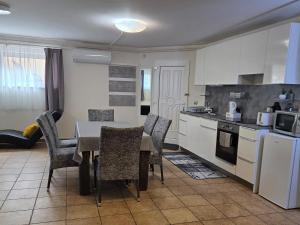Holiday Apartman