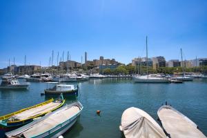 SeaFront YachtView VallettaView