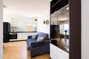 Timila Azure Cosy Seaview Apartment