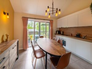 Cosy chalet near Durbuy in nature