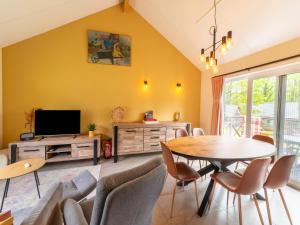 Cosy chalet near Durbuy in nature