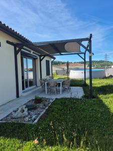 GITE chez mamie - 7 personnes A SAINTE LIVRADE SUR LOT