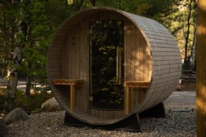 Cozy Luxury Cabin w Hot Tub, Fire Pit, King Bed