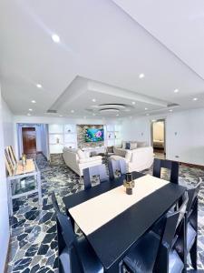 Luxury & Location, Beautiful & Spacious Apt in Altamira 2