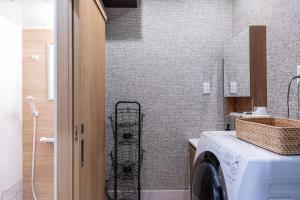 Kaminari Gate Private house 1 minute from the station Private house in the center of Asakusa Direct train to Shibuya station