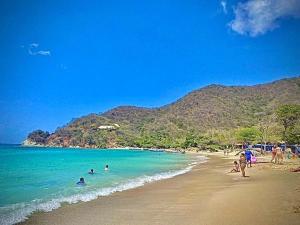 Apto NUEVO y Moderno AC Wi-Fi en Gaira Santa marta