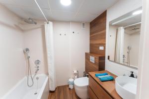 Modern apartment with pool, 5 minutes from the beach