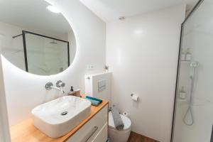 Modern apartment with pool, 5 minutes from the beach
