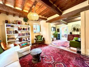 Villa Gioiella Sleeps 13 Near Cortona & Montepulciano