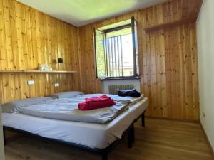 Casa Nico vicino a Cavalese con terrazzo ideale per 2-3 ospiti