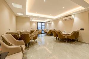 The Embassy Inn - Sector 11 & Near Indoor Stadium