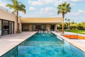 Villa Issa, grande piscine et jardin privatif