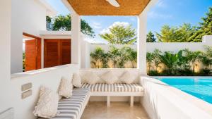 Luxury villa with swimming pool