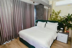 Luxury Suite by The Bubbles Jacuzzi Rooms